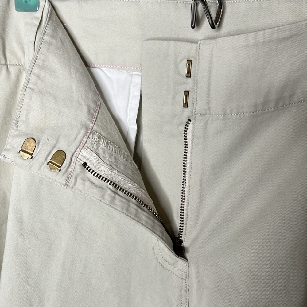 Vineyard Vines 5 Inch Herringbone Every Day Shorts
Size 24
Color: STONE - Picture 5 of 9
